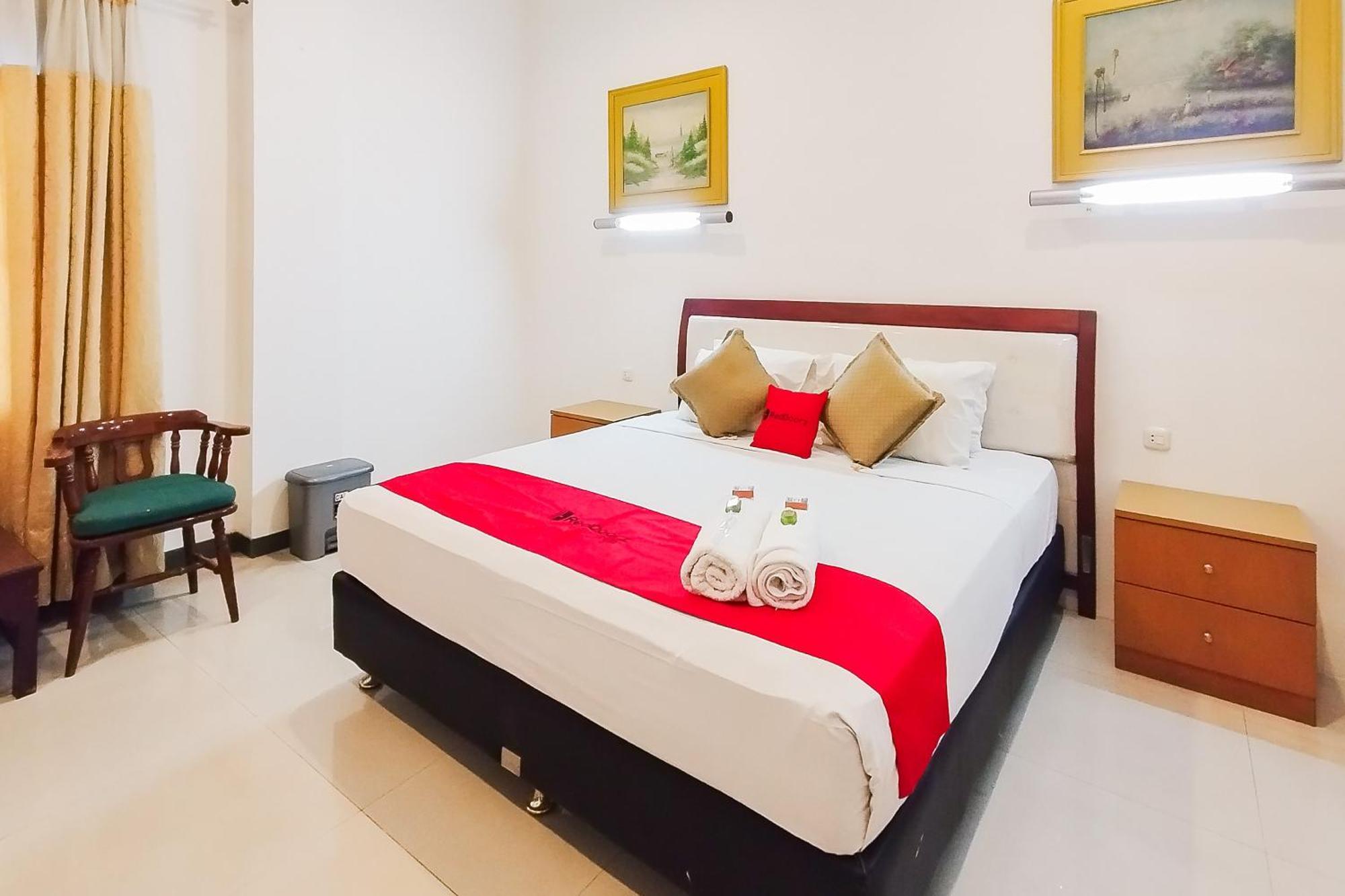 Hotel Reddoorz Near Focal Point Medan Sunggal Exterior foto